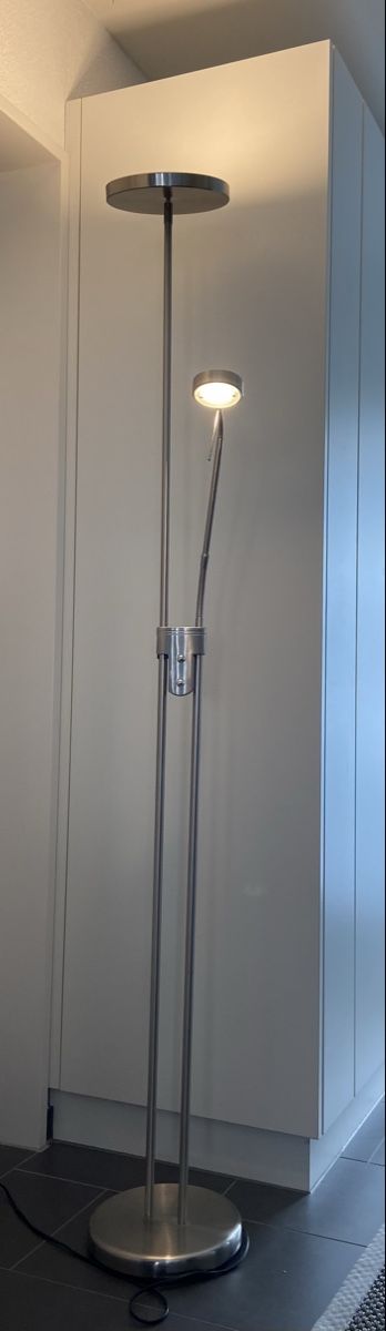 Lampade: Stehlampe Edelstahl  – Usato da Glattfelden venduto da Gid0 1
