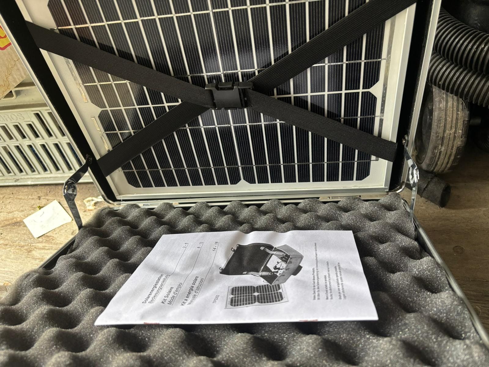 Dispositivi a energia solare: Solarkraftwerk tragbar und Rollbar NEU – Nuovo e nell'imballaggio originale da Regensdorf venduto da RCM_8105Regensdorf 1