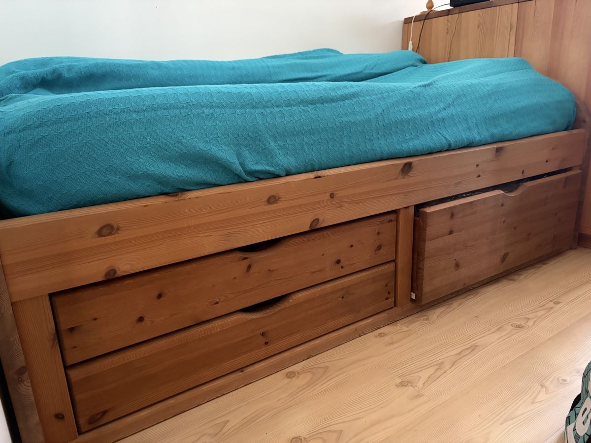 Betten: Bett mit Schubladen – Gebraucht aus Celerina von jora08