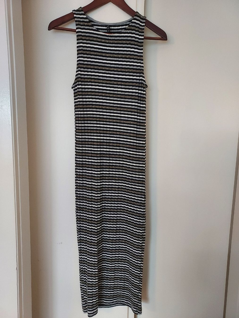 Stradivarius Vestiti: Robe Stradivarius rayée, taille M - Chic et confortable! – Usato da Lausanne venduto da Kitty_Friperie 1