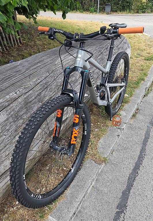 Santa Cruz Biciclette: VTT Santa Cruz Hightower – Usato da Nyon venduto da cbureau29 1