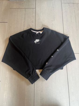Schwarzer Nike Pullover