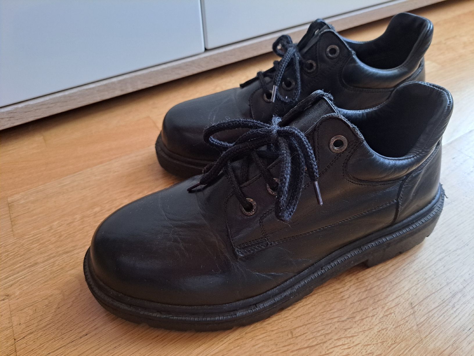 Herrenschuhe: Schuhe Gr43 – Gebraucht aus Morens FR von Kiscica 1