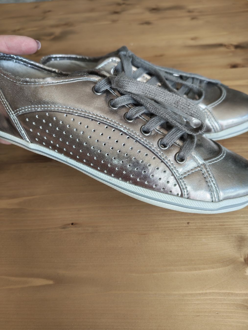 Chaussures femmes: 2 paar Schuhe in grösse 38 – D'occasion à Flawil par minggeli83 2