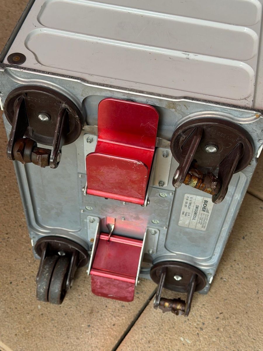Swissair Altro in Aeronautica: Original Swissair Trolley – Difettoso da Bettlach venduto da win_z8sd 5
