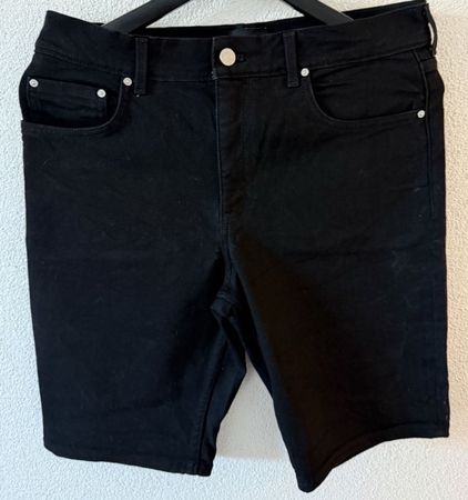 H&M Shorts Schwarz Slim Fit Grösse 32 