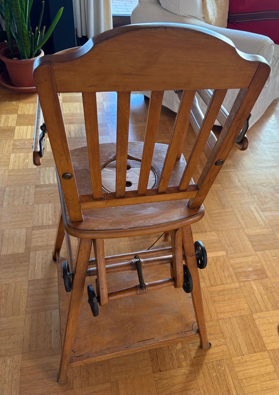 Seggioloni: Vintage Kinderstuhl aus Holz – Usato da Zürich venduto da blancachristina 1