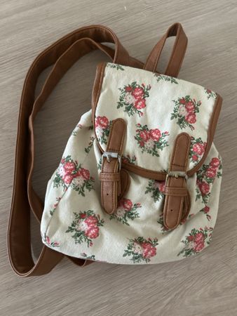 Kleiner Blumen Rucksack Vintage Stil