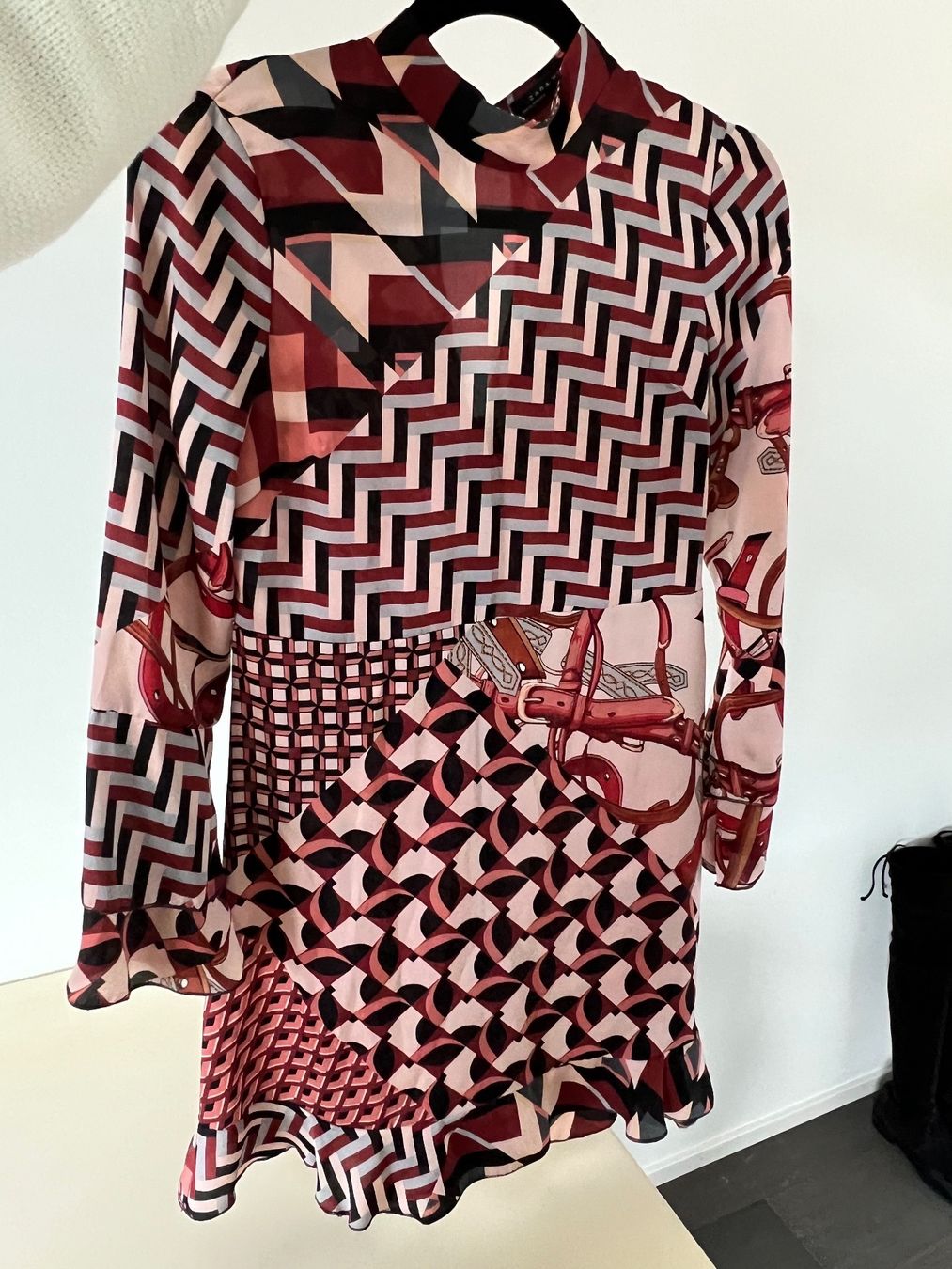 Zara Vestiti: Zara printed dress – Usato da Kilchberg venduto da AK_KB
