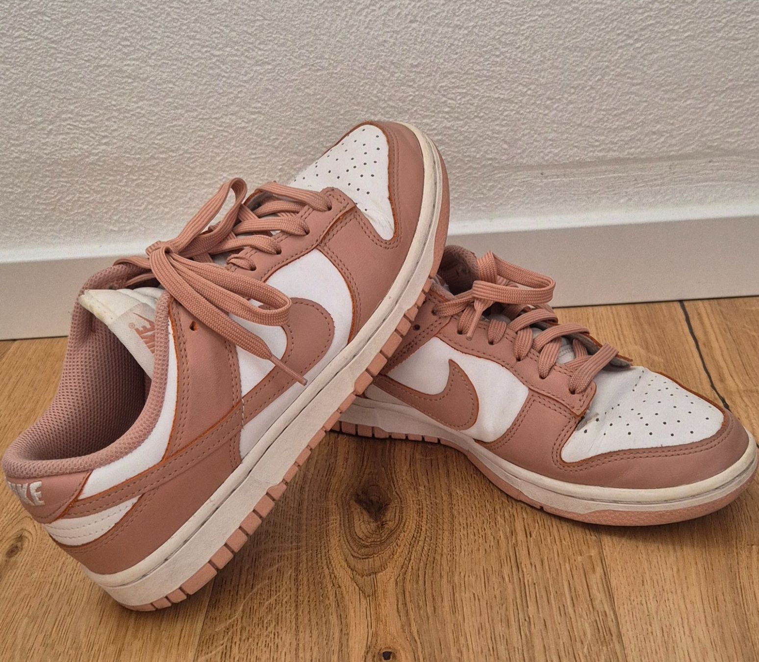 Nike Scarpe da donna: Nike Dunk Low Rose Whisper Gr. 40 – Usato da Zizers venduto da Urijas