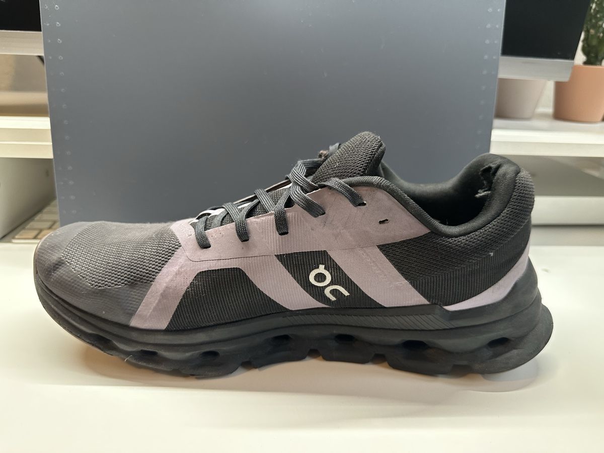 On Scarpe da uomo: On Running Cloudrunner Gr.44 – Usato da Basel venduto da olgarachel 4