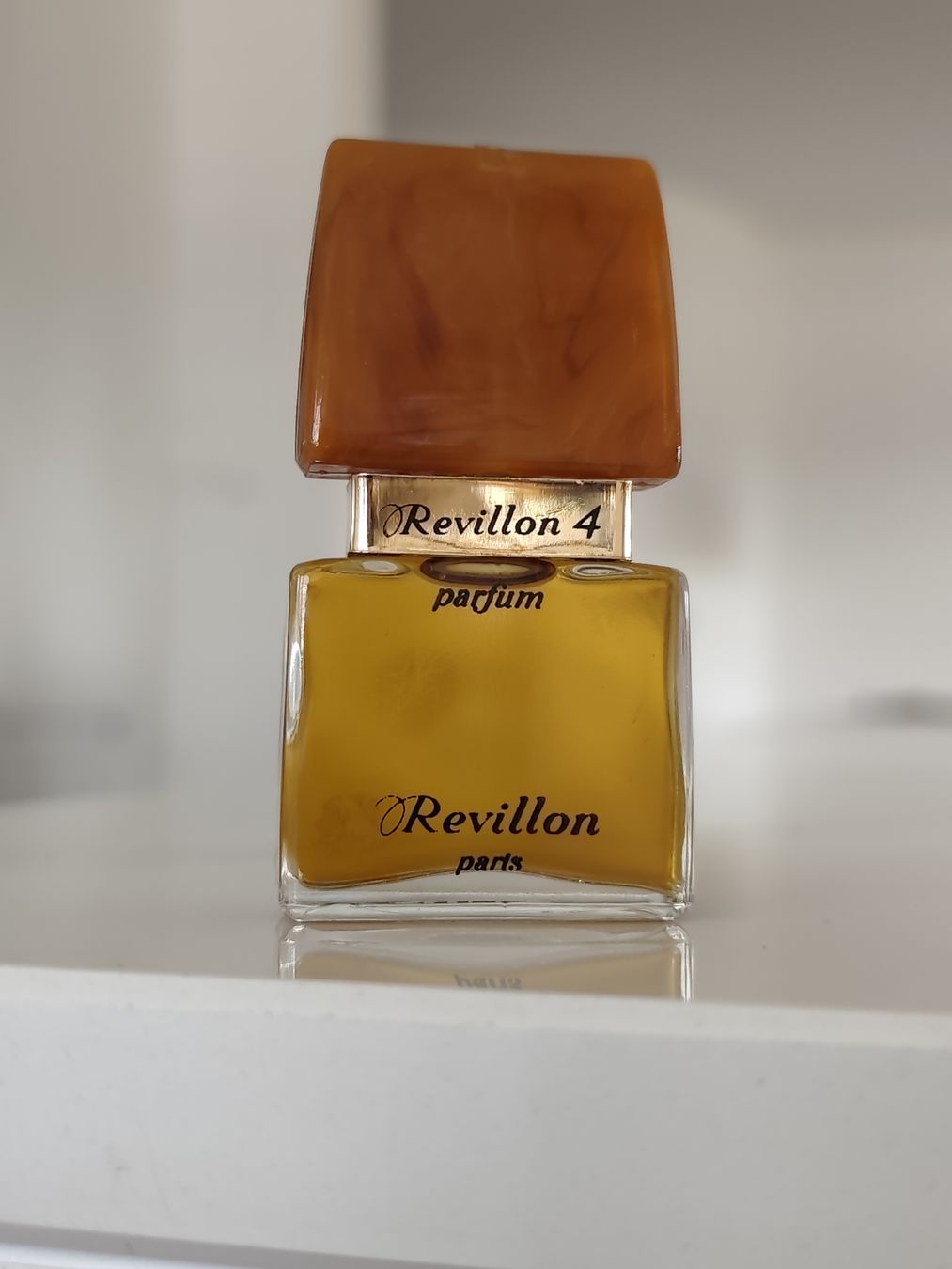Profumi & Eau de Toilette: Parfume Revilon 4 / 7.5 ml – Nuovo (secondo la descrizione) da Männedorf venduto da Ursik_OnlineShop