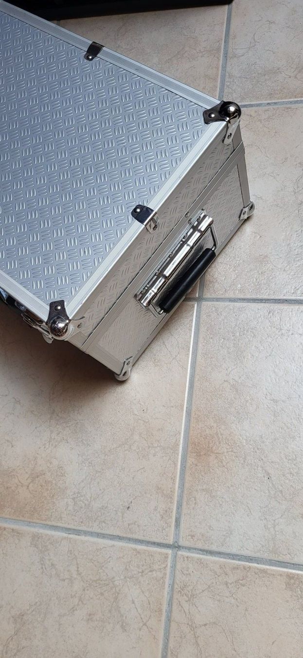 Reisekoffer: Aluminium Koffer – Gebraucht aus Münsingen von Heroism2010 1