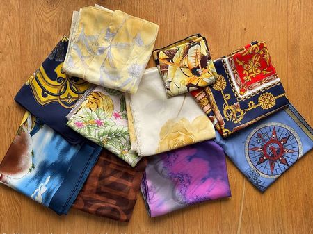 10 Vintage Foulards