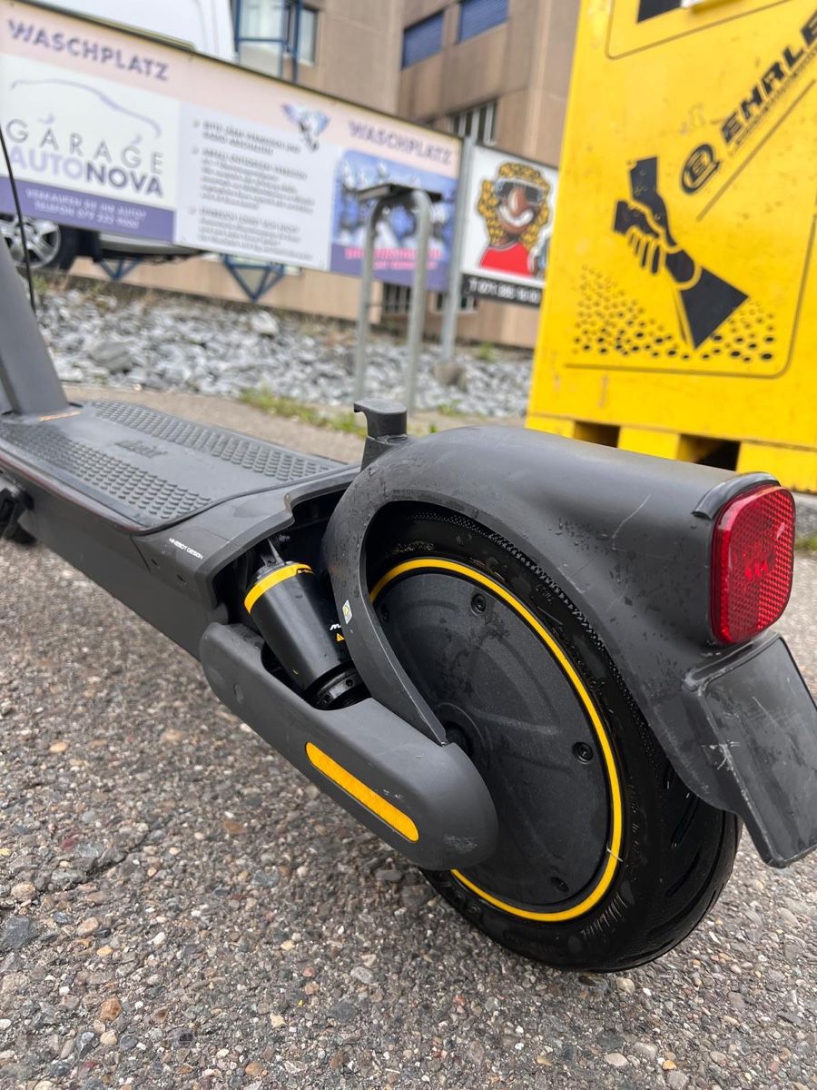 Voiturettes électriques: E- scooter ninebot – Défectueux à Herisau par debora9 1