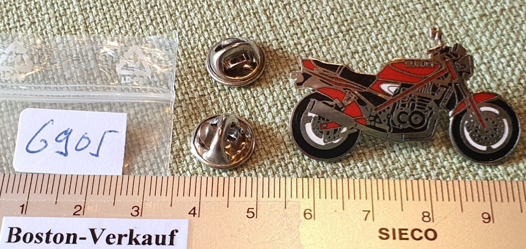 Placchette & Badge: G905 - Pin Motorrad Suzuki – Usato da Reinach BL venduto da Boston-Verkauf 2