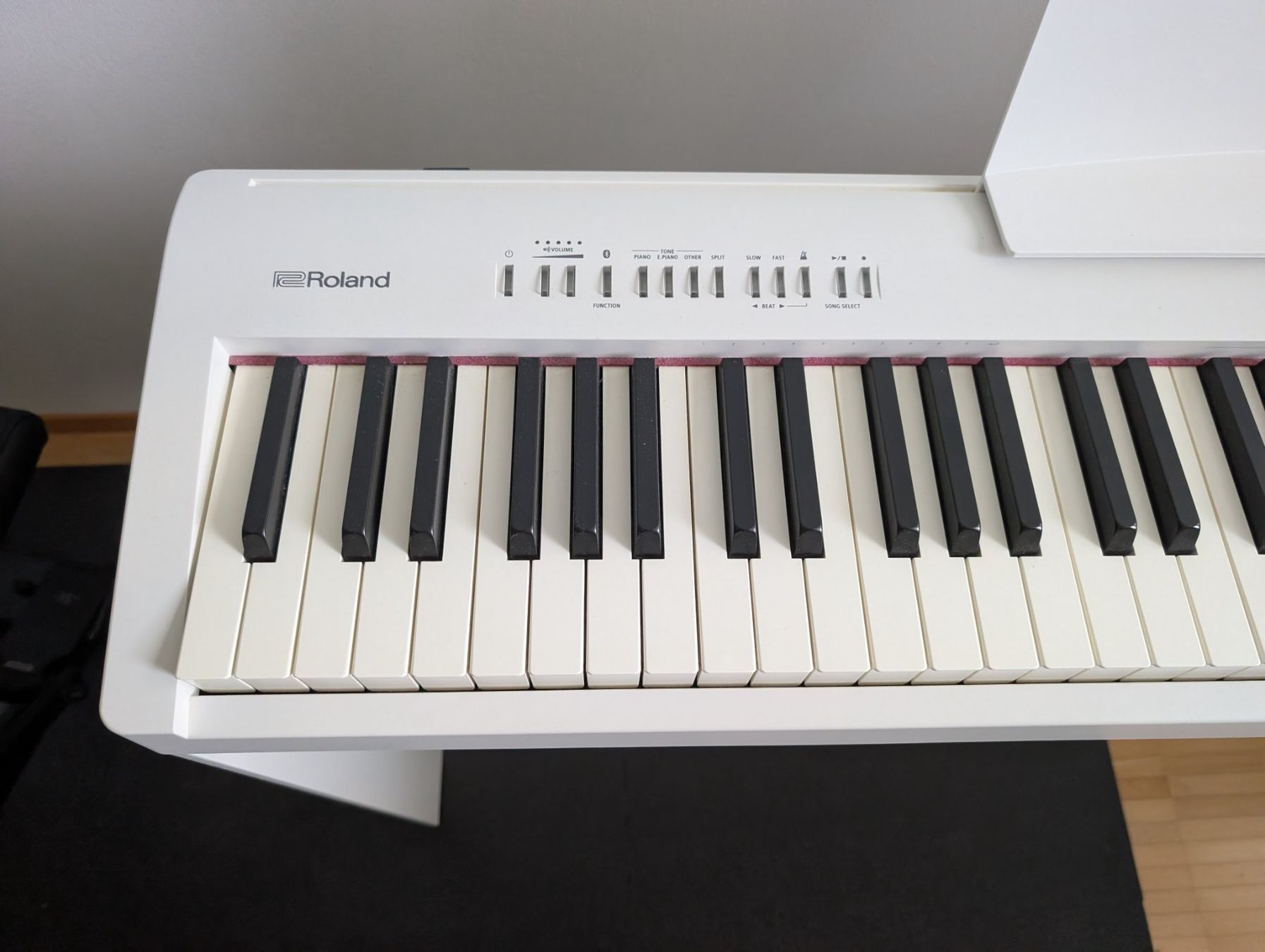 Roland Musikinstrumente: Digitalpiano Roland FP-30 weiss – Gebraucht aus Bottmingen von stko01 1