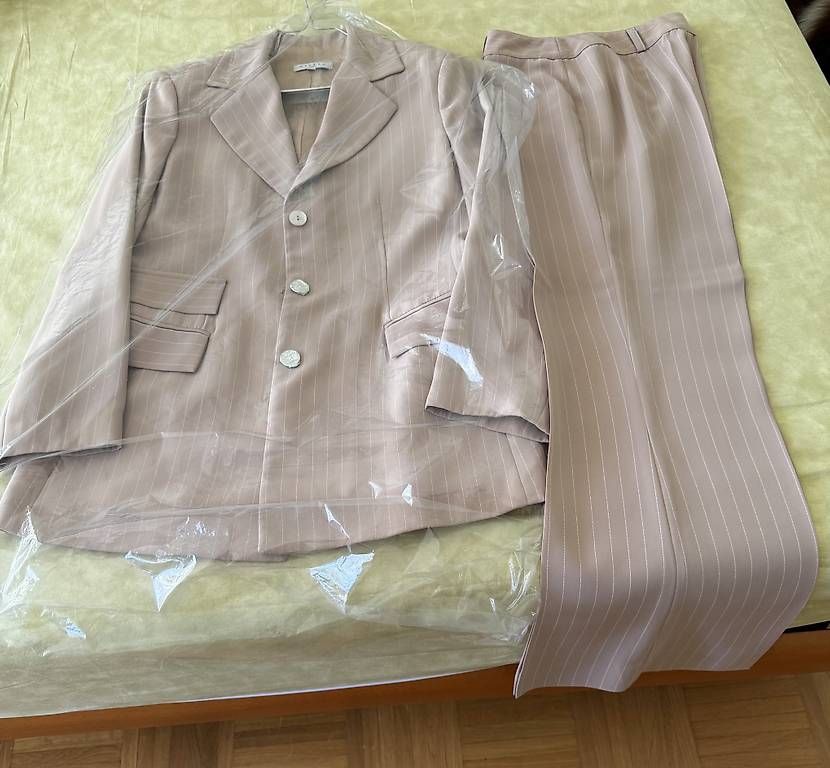 Completi & Tailleur: Completo gessato – Usato da Bedano venduto da smi_8872 1
