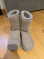 Ugg Boots 39 Hellgrau mit metallic Detail 