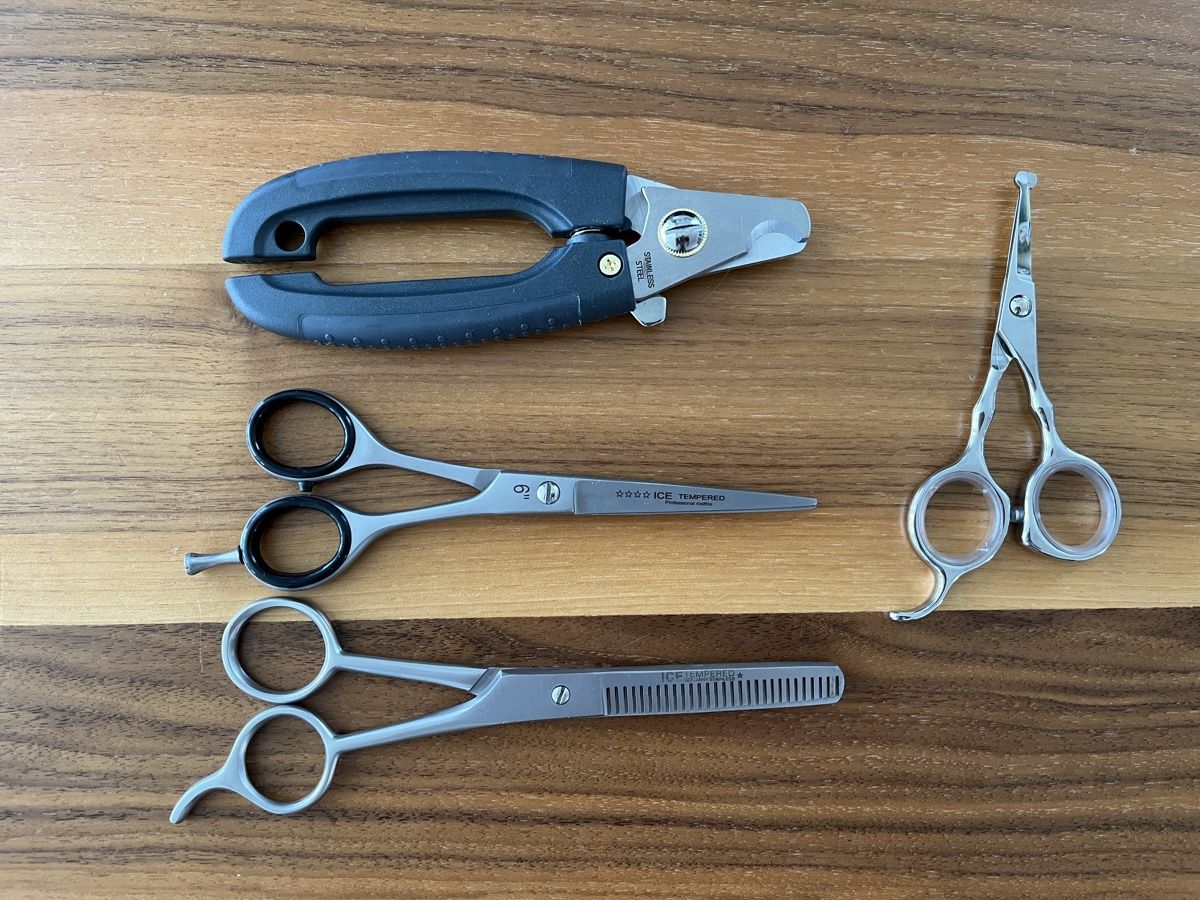 Prodotti per la cura & articoli per la pulizia: Haarscheren und Nagenschere Set – Nuovo (secondo la descrizione) da Ruswil venduto da silver06
