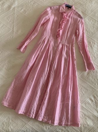 Hemdblusenkleid aus 100% Leinen mit Rüschen, neu