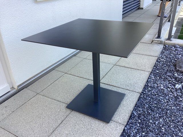 Tavoli: Fiberglas Gartentisch, quadratisch, anthrazit, 80 x 80 cm – Usato da Oberwil-Lieli venduto da Fuerte3