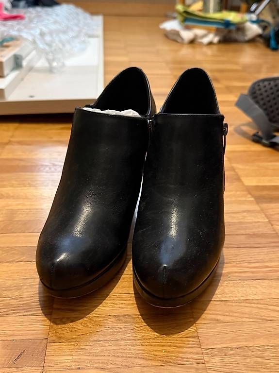 Scarpe da donna: chaussures clarks pour femme taille 40 – Usato da Lausanne venduto da beatriz_g 3