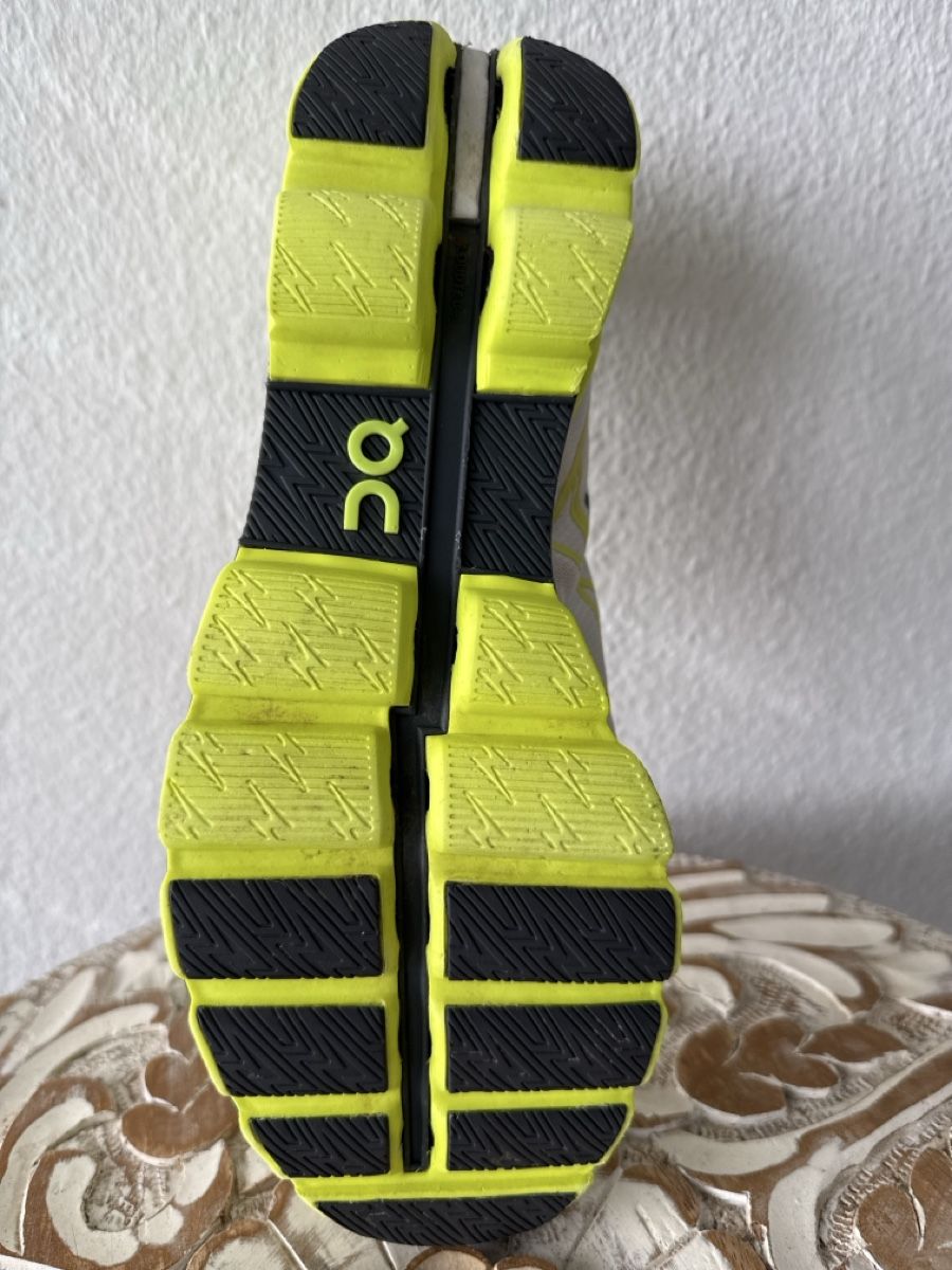 On Herrenschuhe: On Laufschuhe Cloudflash weiss/gelb Grösse 44  – Gebraucht aus Zürich von sha_vw65 6