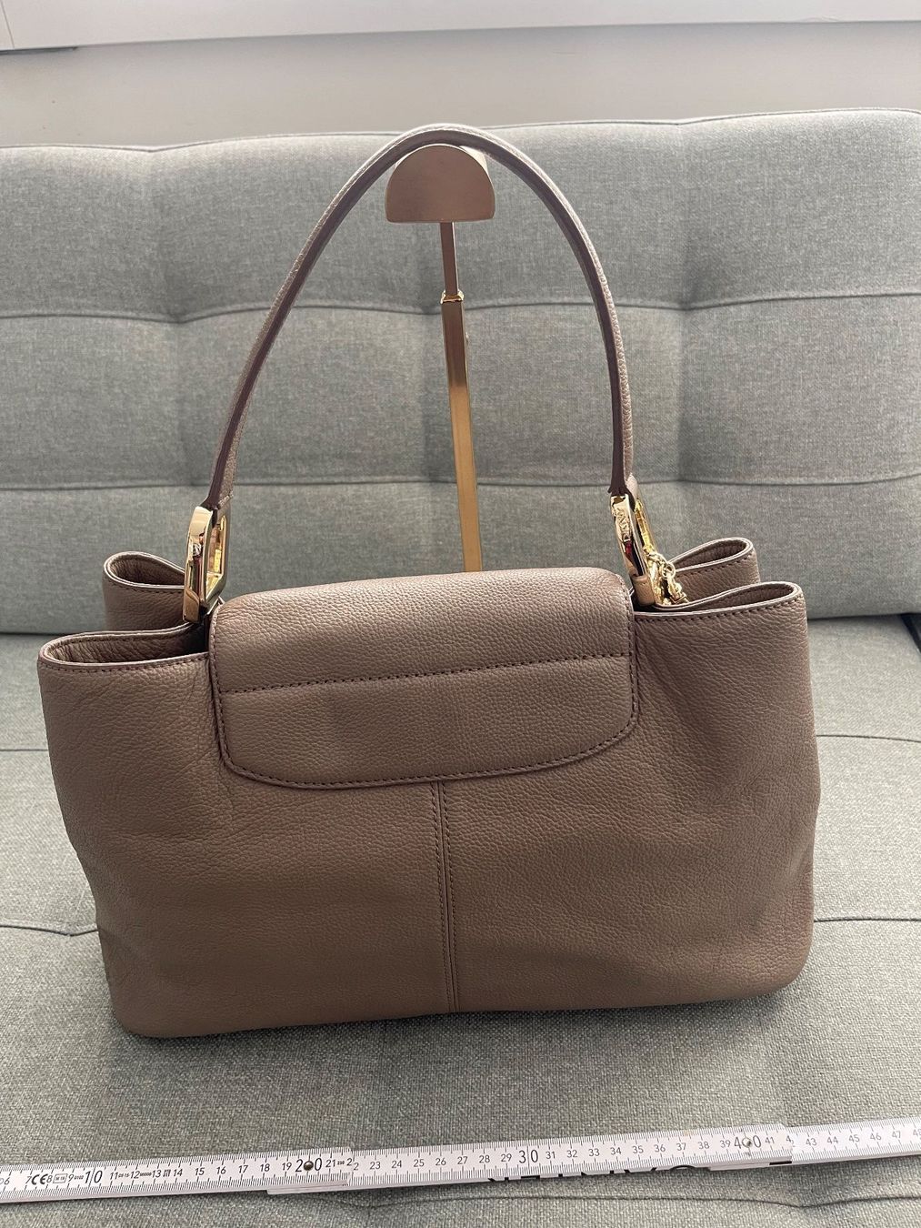 DKNY Sacs femmes: DKNY Tasche Grau/ Beige – D'occasion à Cham par pri_9ktk 2