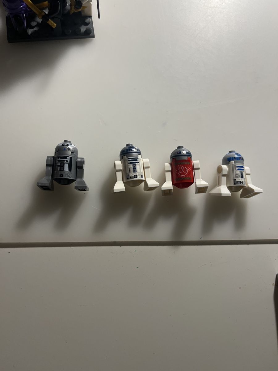 Lego Kit di costruzioni: Lego Starwars Figuren Droid 4 Stk – Usato da Ehrendingen venduto da tefi02