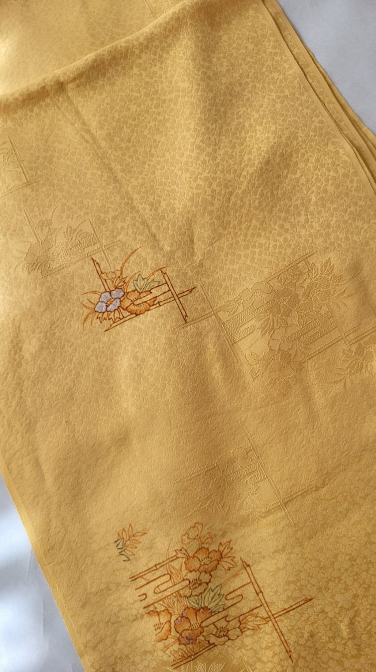 Tessuti: Tissu soie jaune – Nuovo (secondo la descrizione) da Fribourg venduto da VictoriaShop7 7