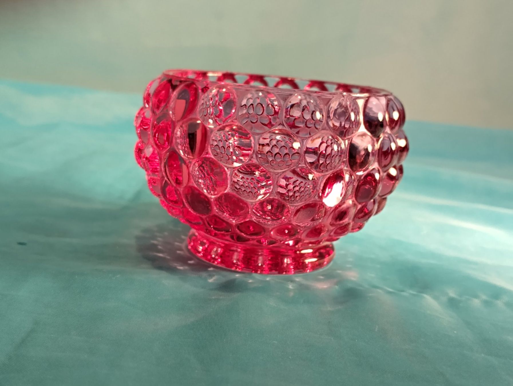 Kerzenständer: Teelicht rosa mit Noppen, Glas – Neu (gemäss Beschreibung) aus Bellach von JingleCherry