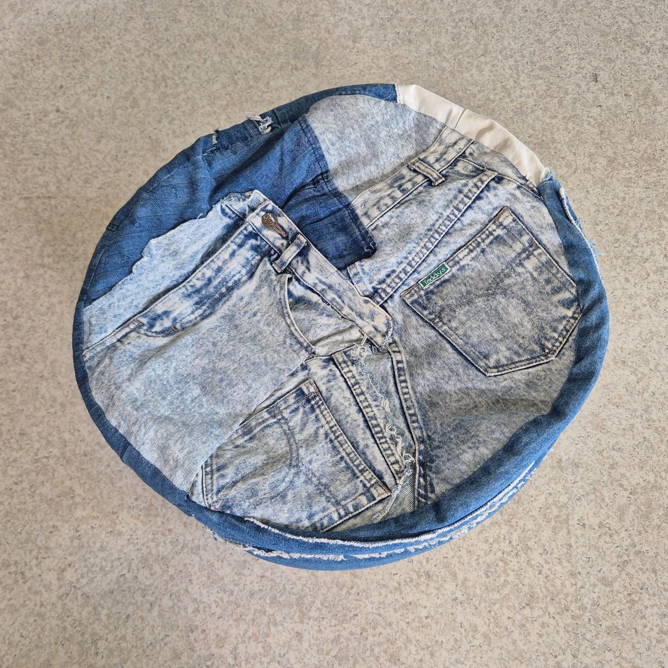Hocker: Jeans Sitzsack Pouf Handmade Hocker Höcker – Gebraucht aus Nottwil von Wondewa-Shop 3
