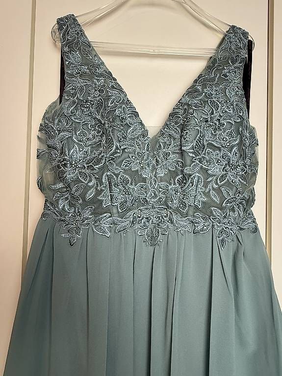 Robes: Ballkleid – D'occasion à Reigoldswil par schweizer311 1
