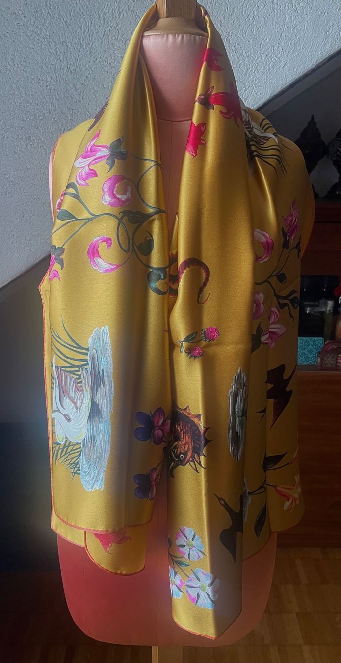 Fabric Frontline Foulard & Sciarpe: Seidenschal – Nuovo (secondo la descrizione) da Zürich venduto da Poppy108 7