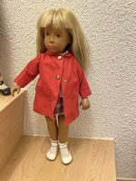 Blondes Sasha-Schulmädchen 60er Jahre