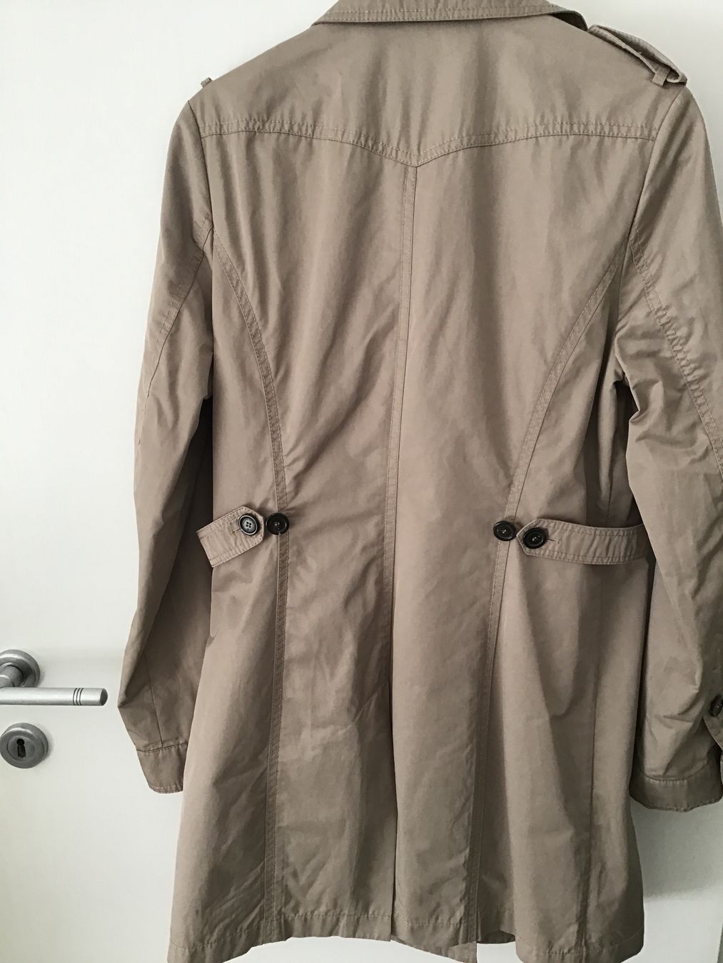 Fuchs Schmitt Cappotti: FUCHS SCHMITT REGENMANTEL KURZ BEIGE GR. 36 – Usato da Glattfelden venduto da ire_w6h2 4