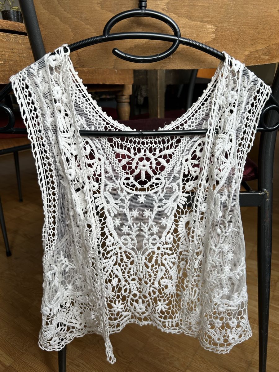 Gilets & Westen: Romantisches Spitzen-Gilet, Grösse S – Gebraucht aus Stäfa von yumai1 2