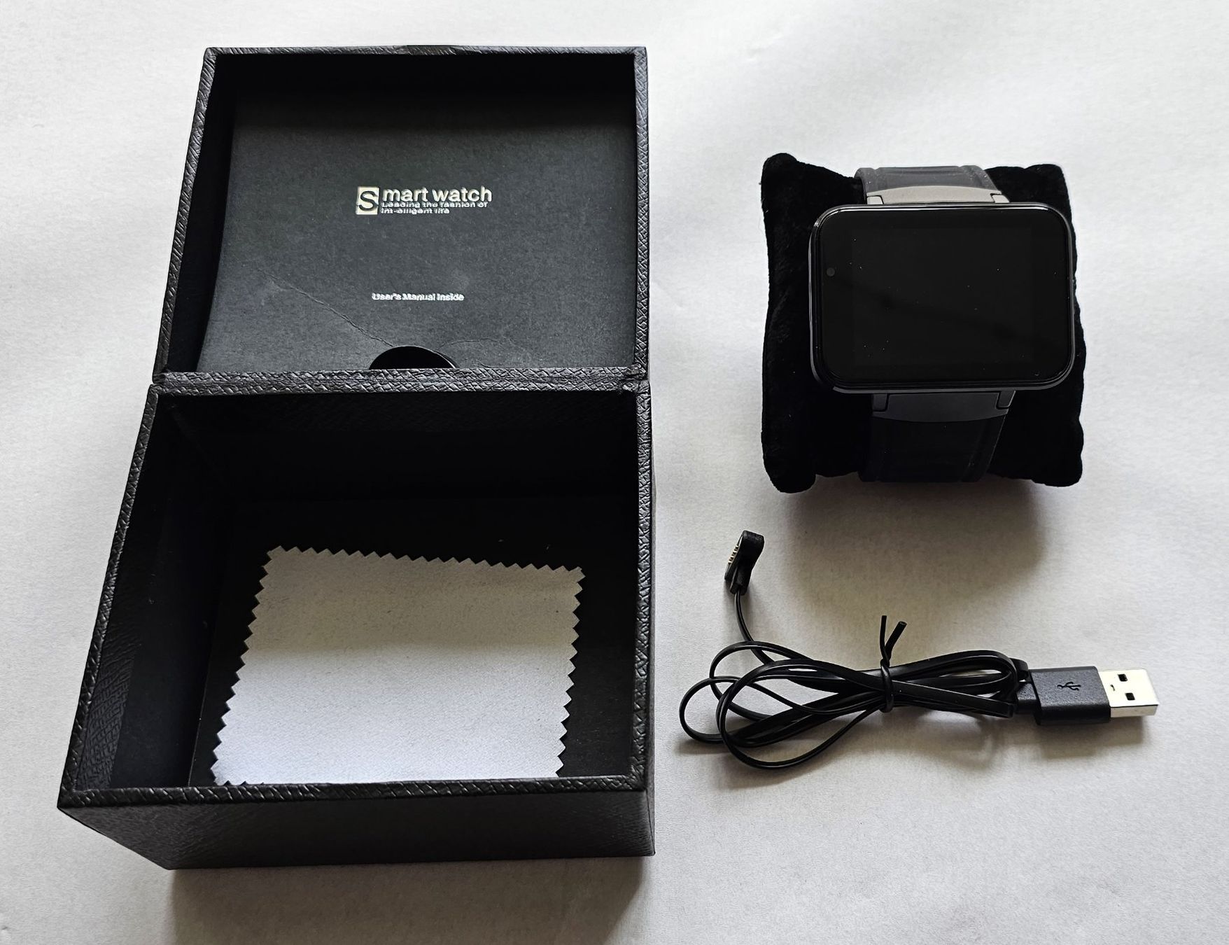 Smartwatch: Smart Watch Domino DM98 – Nuovo (secondo la descrizione) da Liestal venduto da Ciccoo 1