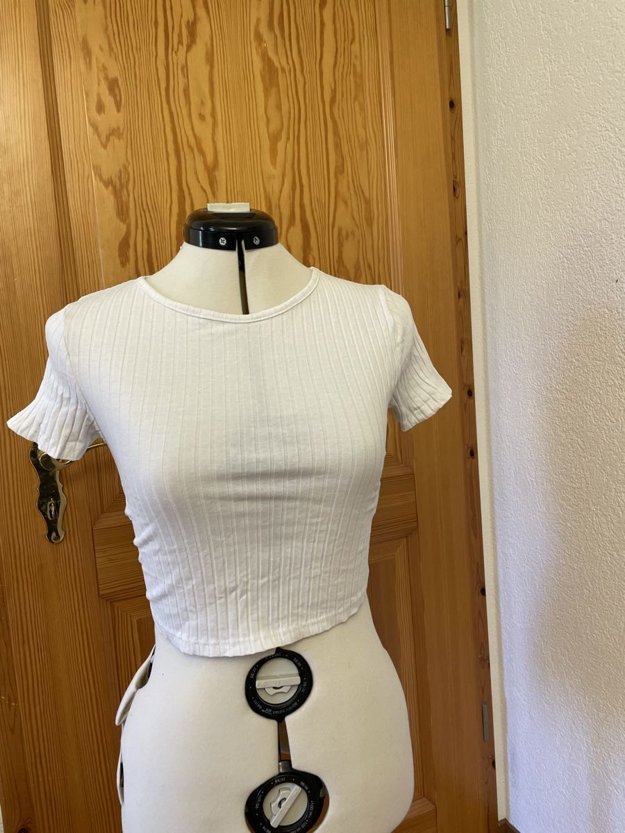 Top: FB Sister Crop Top, Wickel-Look, Gr. S – Usato da Dittingen venduto da nje_9nlt