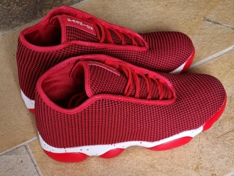 Baskets rouges neuves taille 43 Kaufen auf Ricardo