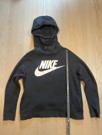 Nike Hoodie, Schwarz, Grösse M - Perfekt für den Herbst!