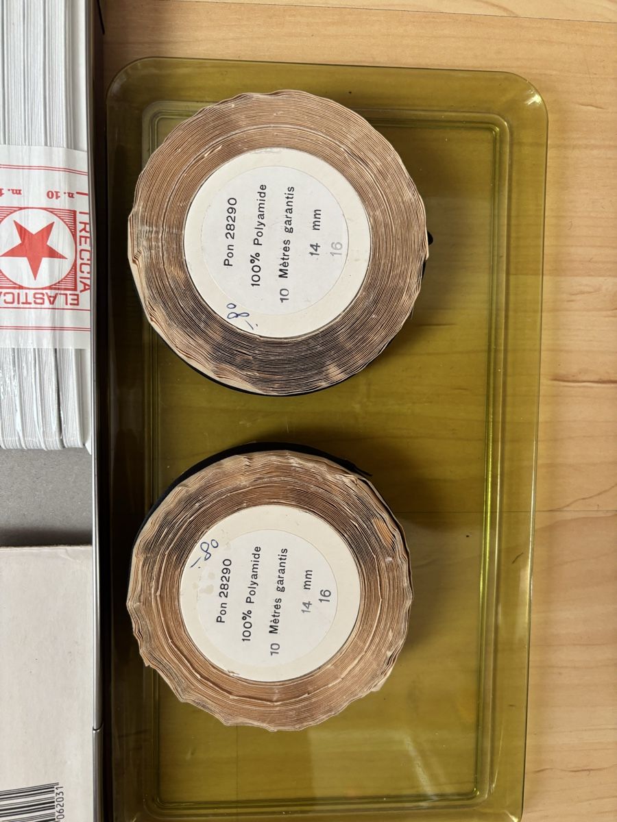 Tessuti: Assortiment de talonnières, rubans et élastiques – Nuovo e nell'imballaggio originale da Aigle venduto da Barbiette 5