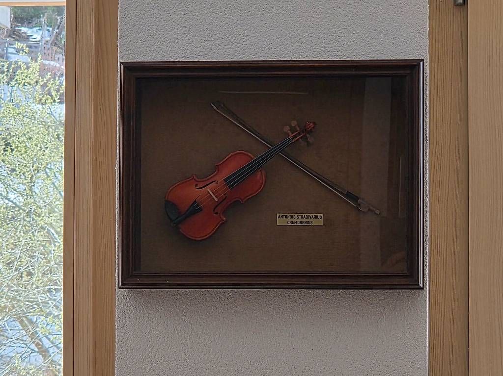 Tutte le decorazioni: Violon miniature en bois sous cadre – Usato da Vercorin venduto da Gisou0