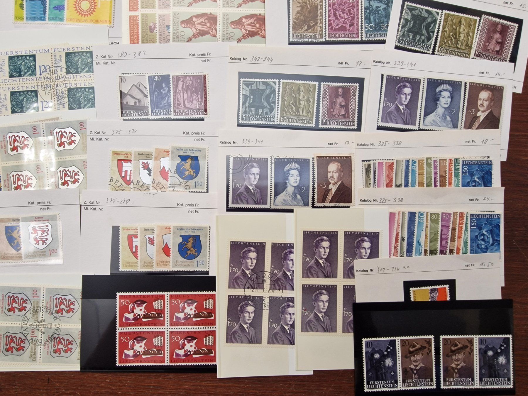 Tutti i francobolli: MEGA LOT FL 357-477 ** & o / einzel & 4-er Blocks + – Usato da Aesch LU venduto da briefmarken.uray 4