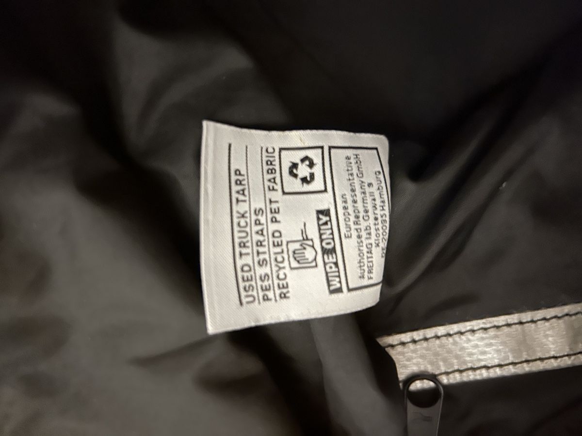 Freitag Rucksäcke: Freitag Tasche / Rucksack schwarz silber – Gebraucht aus Uster von Stromboli7 6