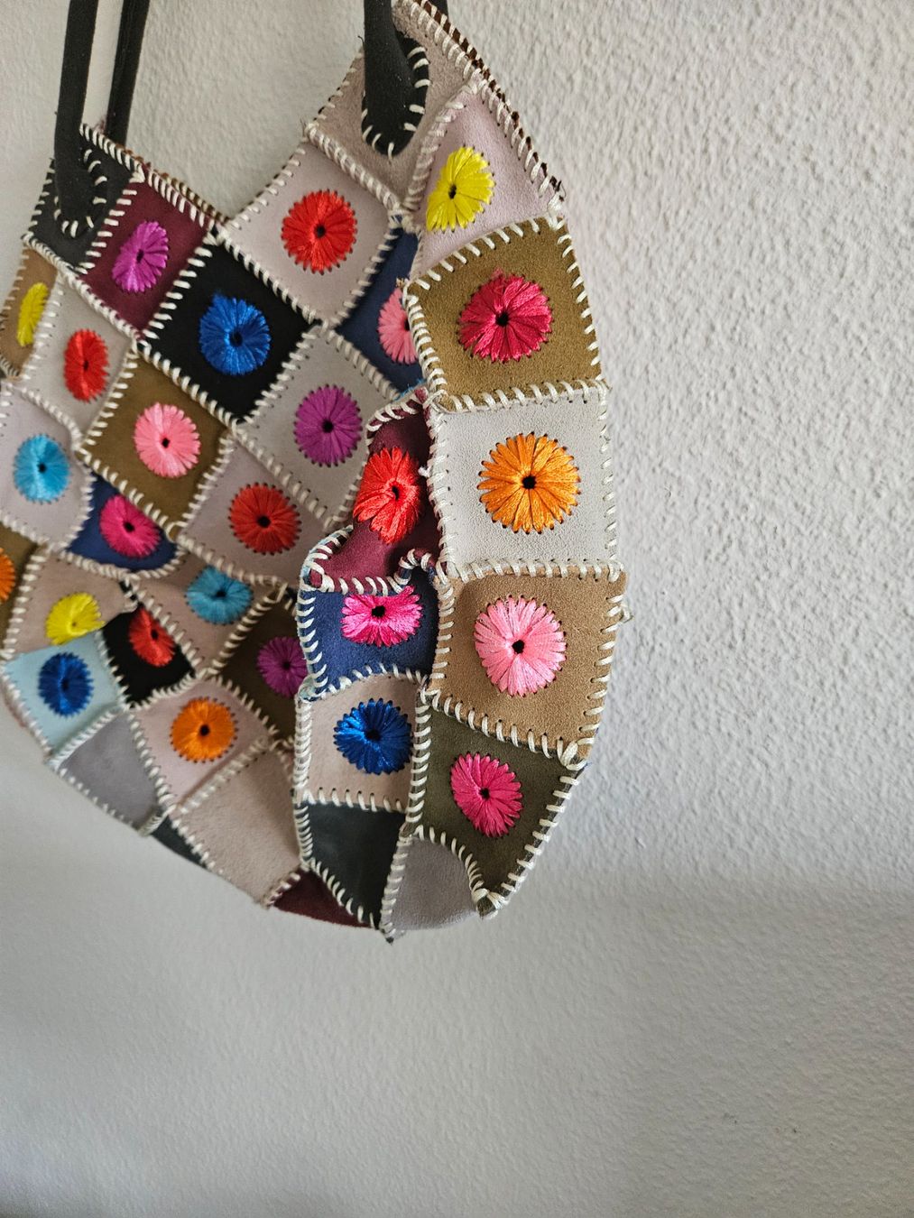 Borse da donna: Bunte Wildledertasche, Patchwork, handgefertigt – Nuovo (secondo la descrizione) da Basel venduto da Anghkorwatt 2