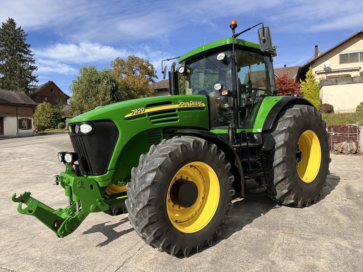 John Deere Trattori: John Deere 7920 – Usato da Oetwil am See venduto da CarParts