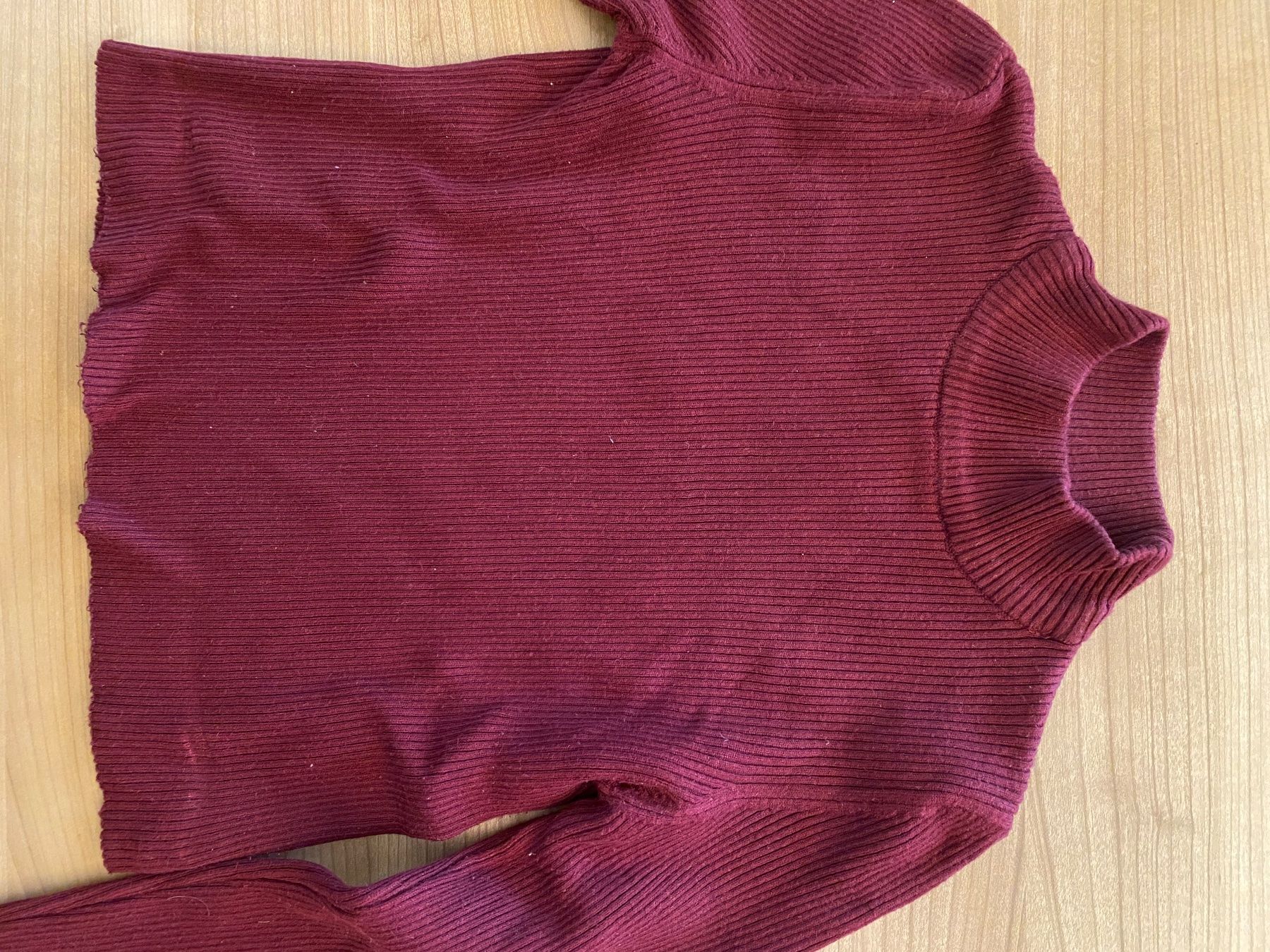 Maglioni & Felpe: Rollkragenpullover cropped, Weinrot, Grösse S – Usato da La Tour-de-Peilz venduto da leu_hnf6