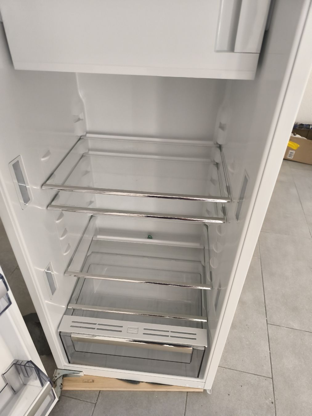 Kühlschrank: Electrolux Kuehlgefrierkombination frisch – Neu (gemäss Beschreibung) aus Birr von PalermoF 4